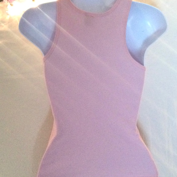 - Womens tag above tank top. S/p - Picture 4 of 6